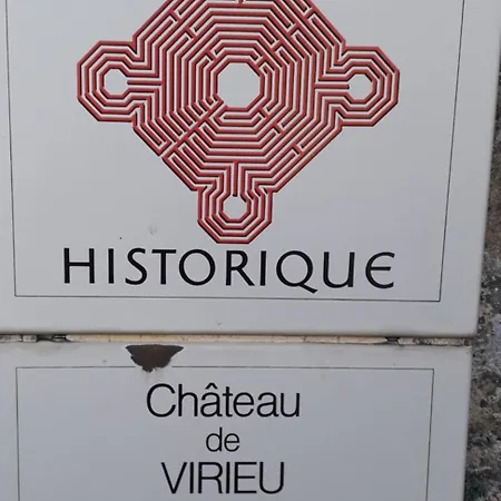 Les Tilleuls Nocleg ze śniadaniem Saint-Jean-d'Avelanne
